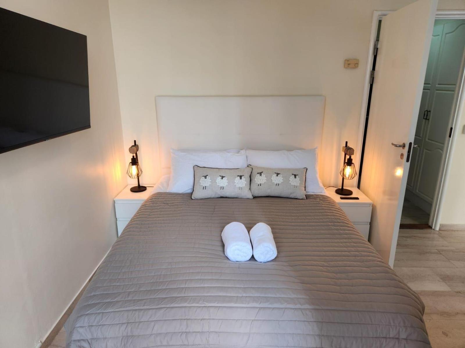 New With Ac Central Suites With Pool Access And Squash Courts! Sleeps Family Or 4 Guests Gibraltar Exterior foto
