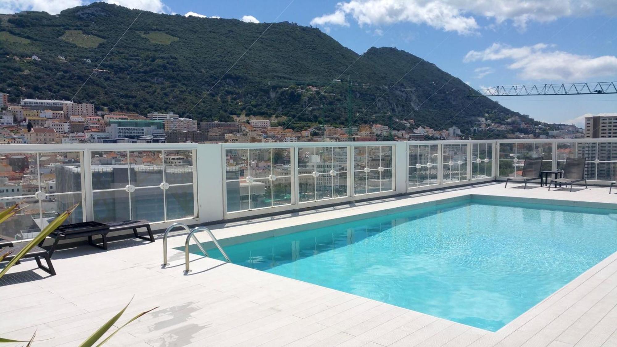 New With Ac Central Suites With Pool Access And Squash Courts! Sleeps Family Or 4 Guests Gibraltar Exterior foto